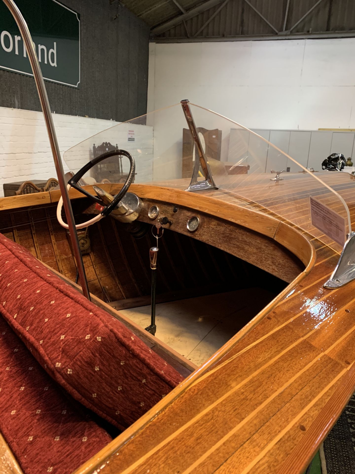 'Lizzie B II' 1953 Tucker Brown and Co River launch. Mahogany Carval planking hull with oak frame. - Image 2 of 7