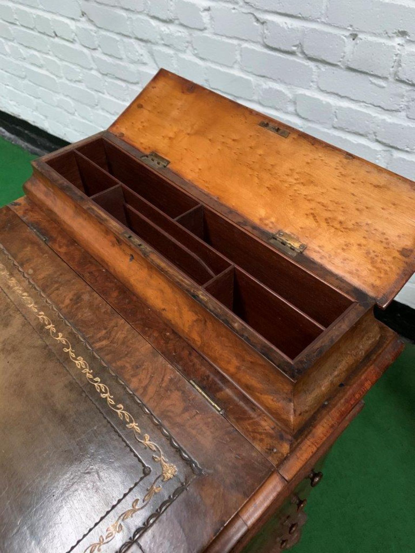 19th Century walnut Davenport, 57 x 58 x 89cms. Estimate £250-300. - Image 10 of 11