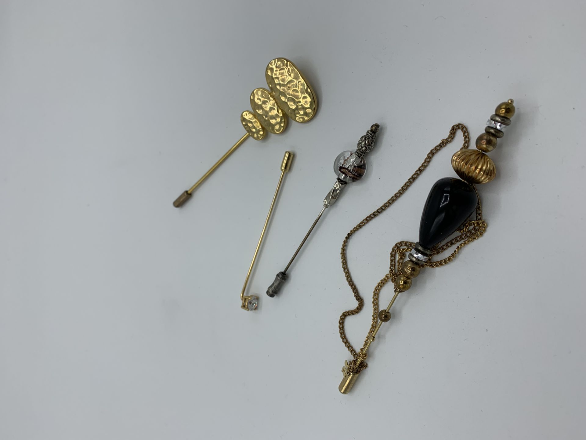 4 decorative hat pins. Estimate £10-20. - Image 2 of 2