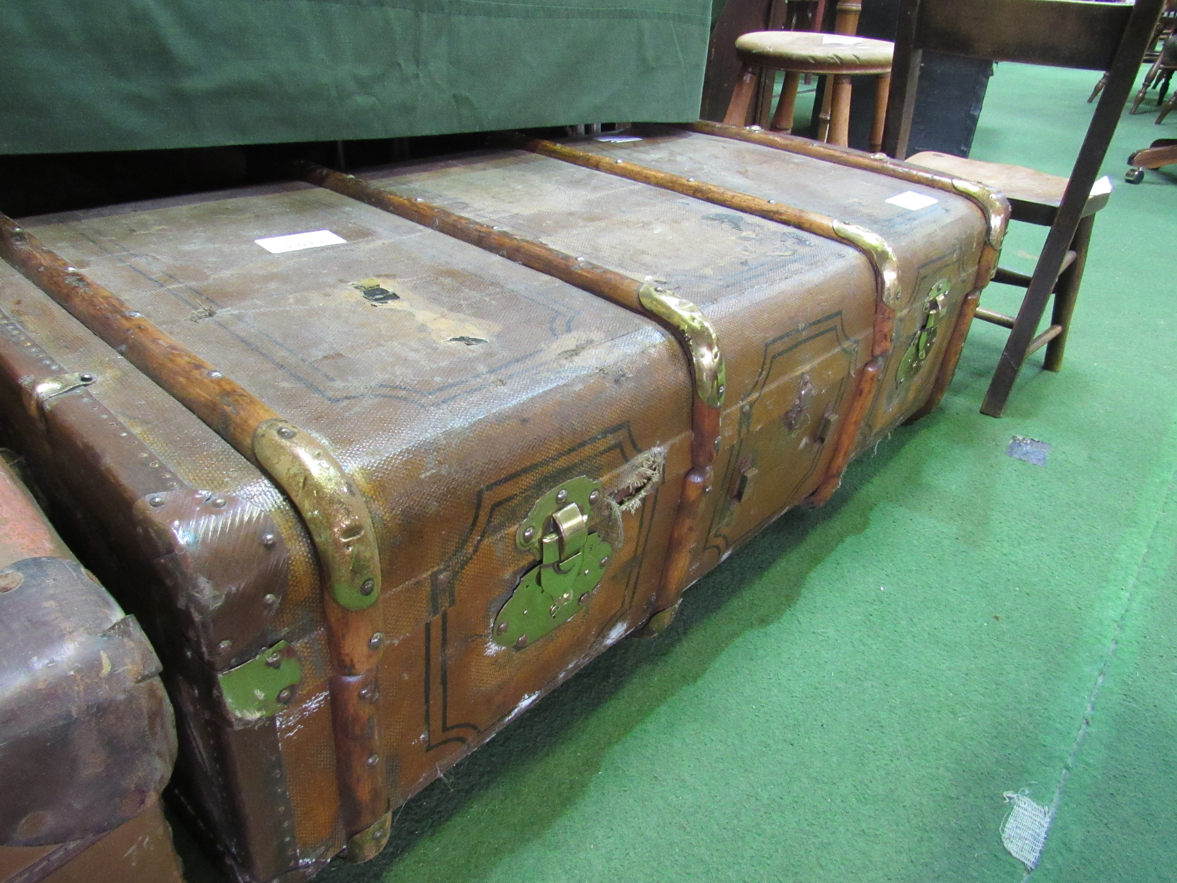 Brass bound trunk, 105 x 57 x 32. Estimate £20-30 - Image 2 of 2