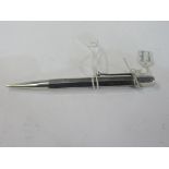 Hallmarked silver vintage hexagonal six sided propelling pencil by JM & Co London. Estimate £25-30.