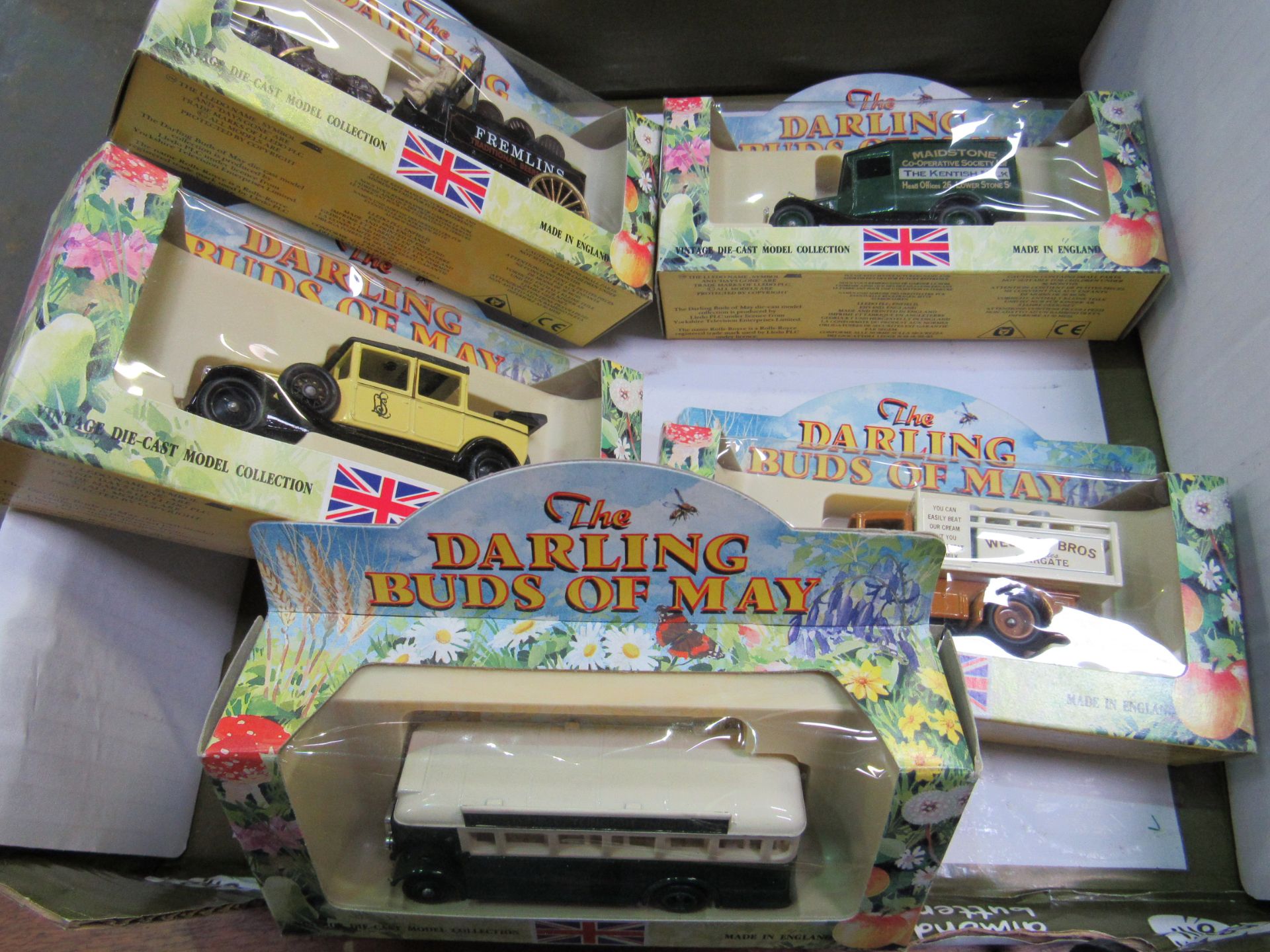 12 Lledo Days Gone buses all boxed; 5 Lledo Days Gone Darling Buds of May die-cast vehicles all box - Image 2 of 2