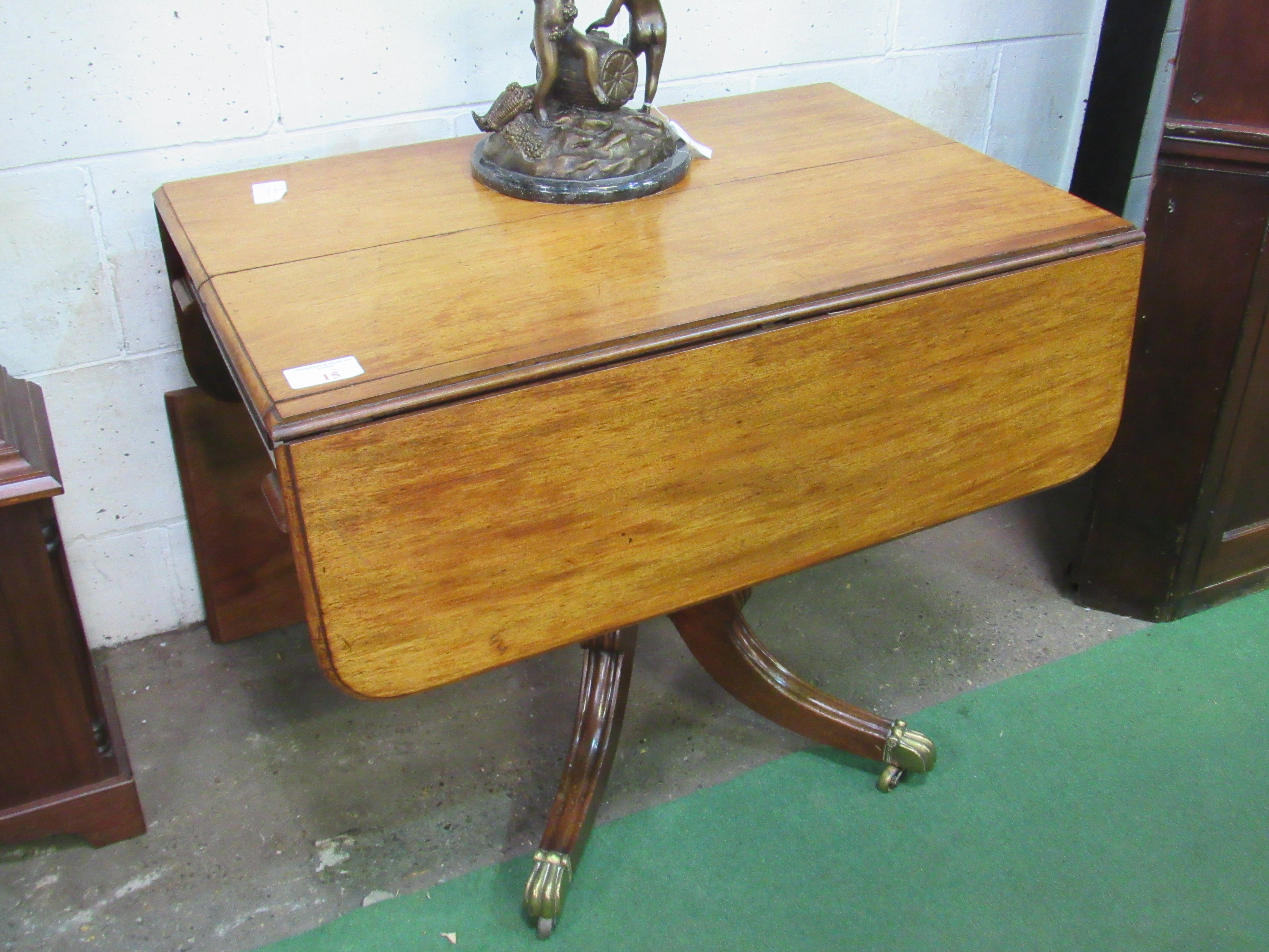 Victorian Mahogany extendable pedestal drop-side table, complete with leaf, 120(open) x 96 x
