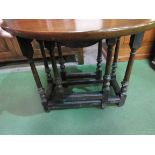 Oak gate leg drop side table, 75 x 92 x 69cms. Estimate £20-30.