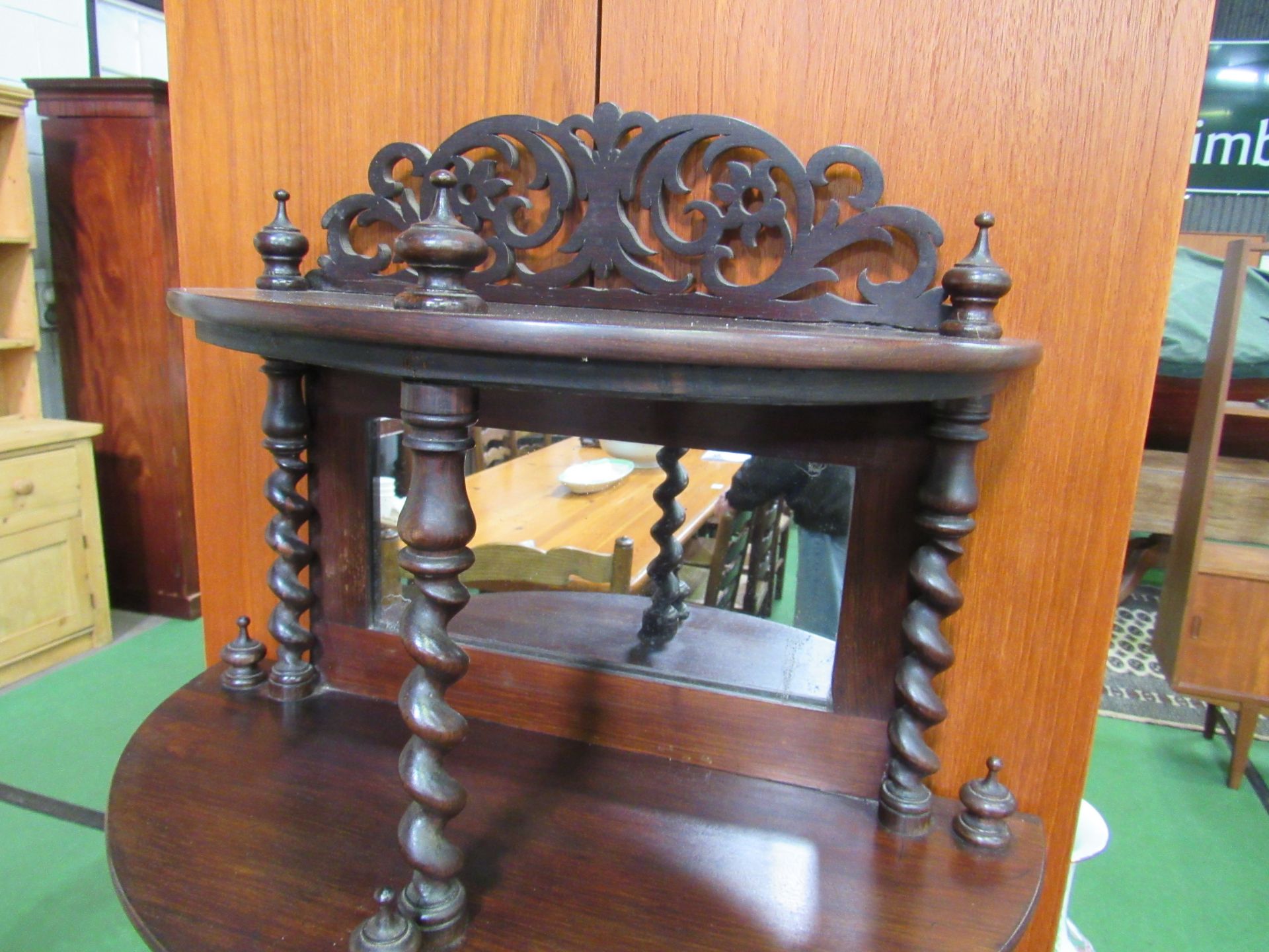 Victorian 5 tier Rosewood wot not, with barley twist columns and mirror back to top 2 shelves, 75 - Image 4 of 4