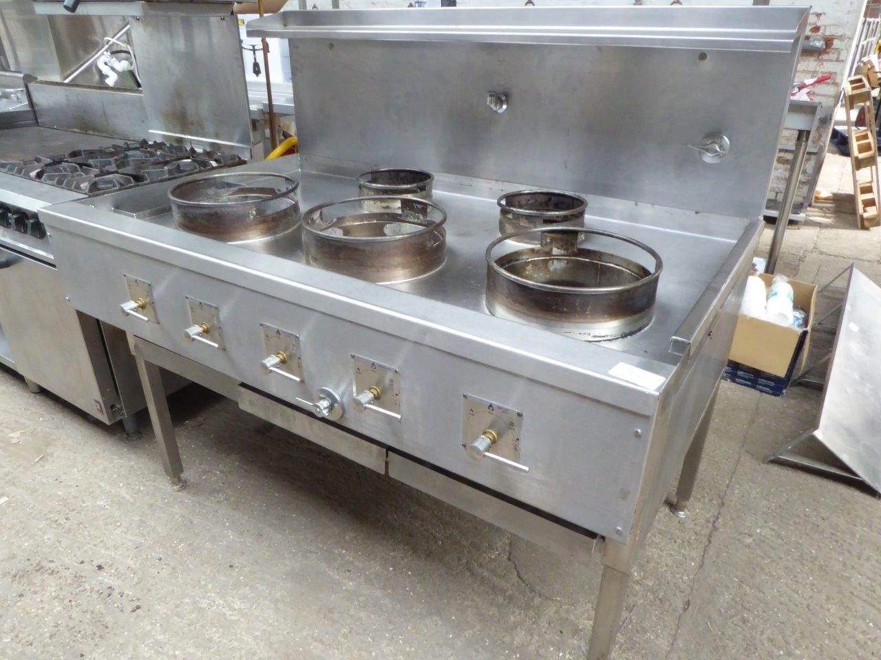 Falcon 5 ring gas cooker.