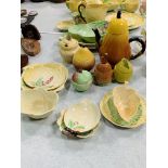 17 assorted pieces of Carlton Ware.