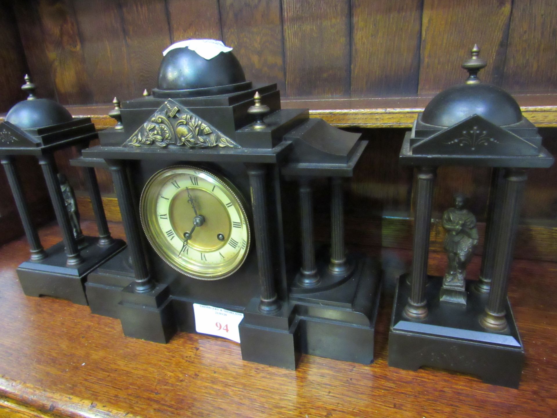 Slate clock set with two figurines garnitures. - Image 3 of 3