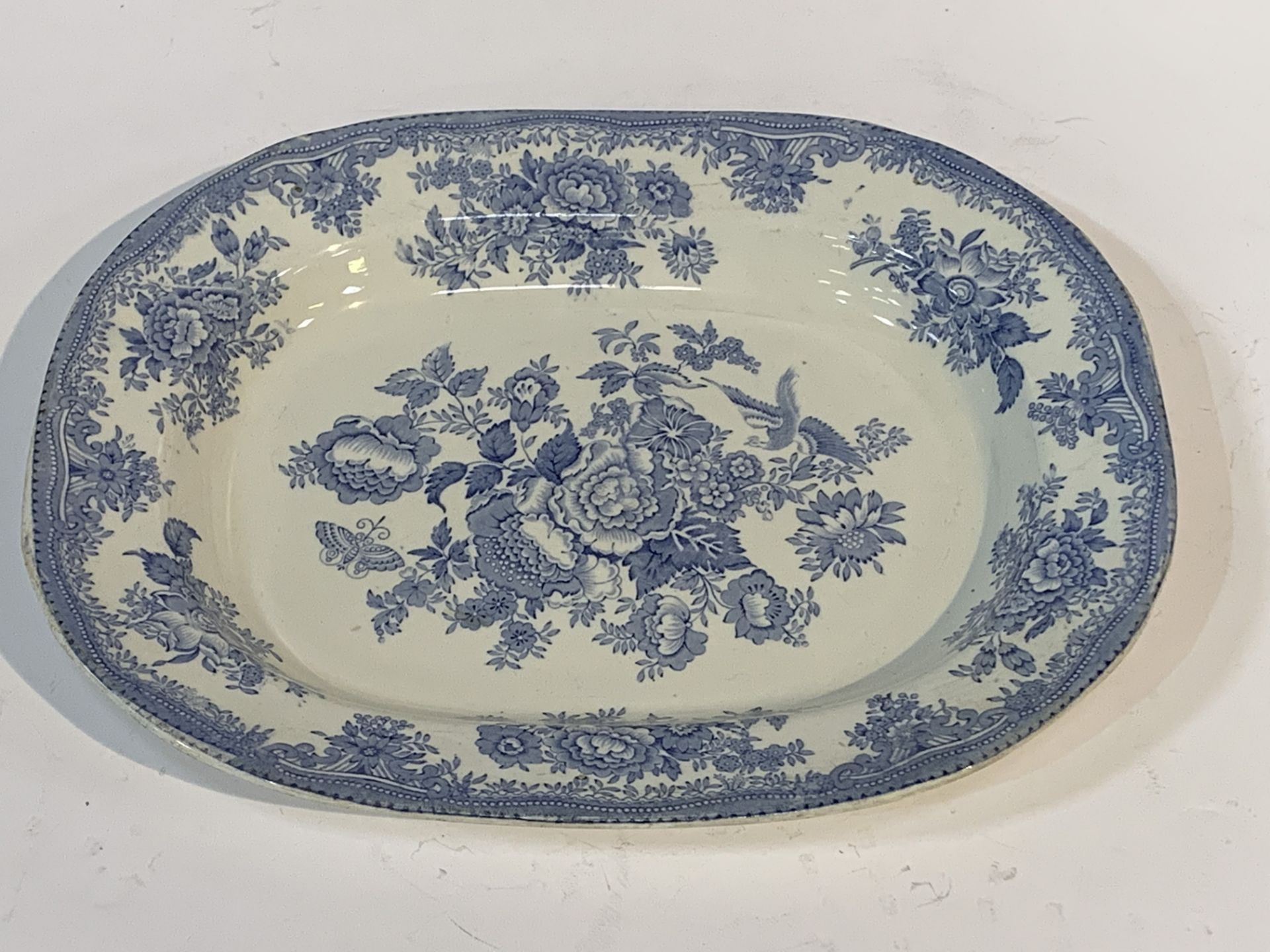 Willow pattern meat plate; blue & white Spode serving plate decorated with oriental style foliage. - Image 3 of 3