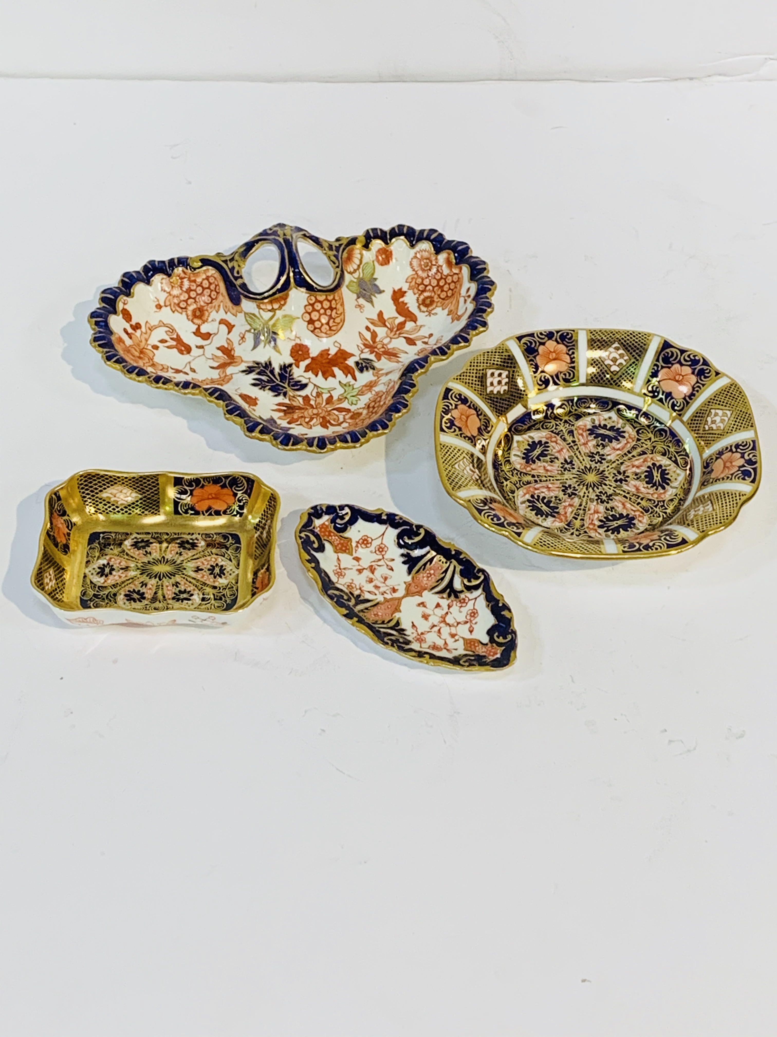 4 pieces of Royal Crown Derby ware including a late 19th century small dish.