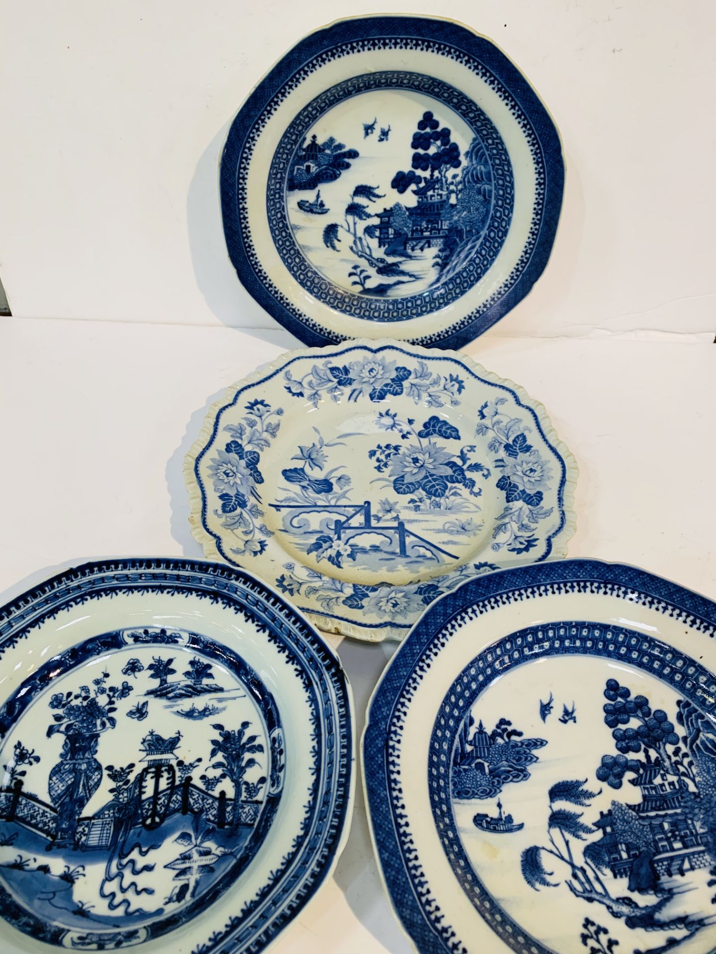 2 blue and white willow pattern octagonal bowls, diameter 24cms; blue glazed Chinese pattern octagon