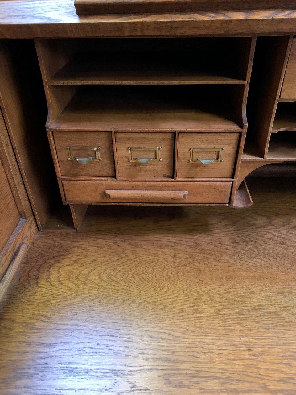 Late 19th Century/early 20th Century oak roll-top top pedestal desk. - Image 5 of 7