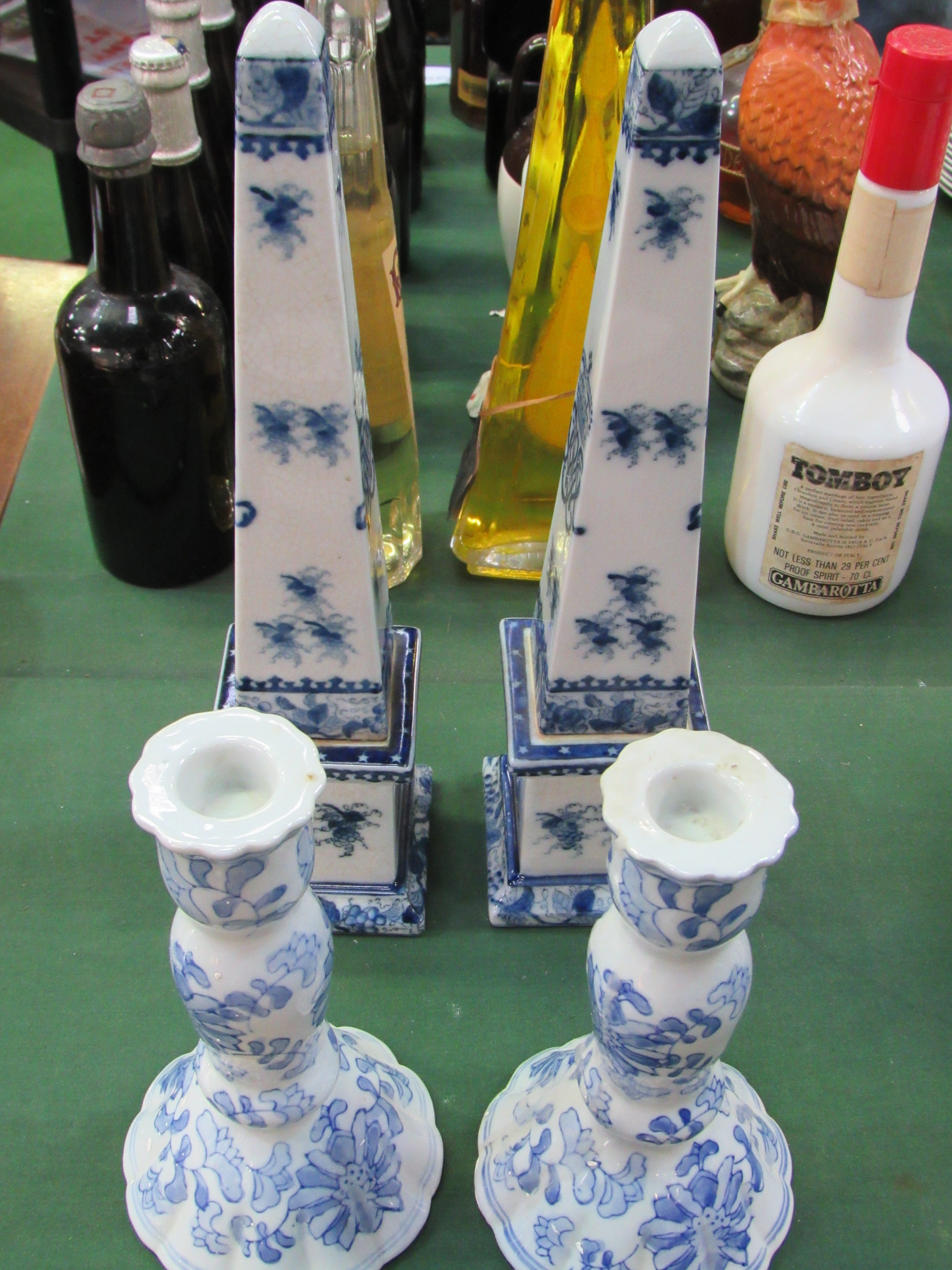 2 blue & white china obelisks/candlesticks; 2 Oriental china & metal boxes; flat back Lion figurine. - Image 2 of 3