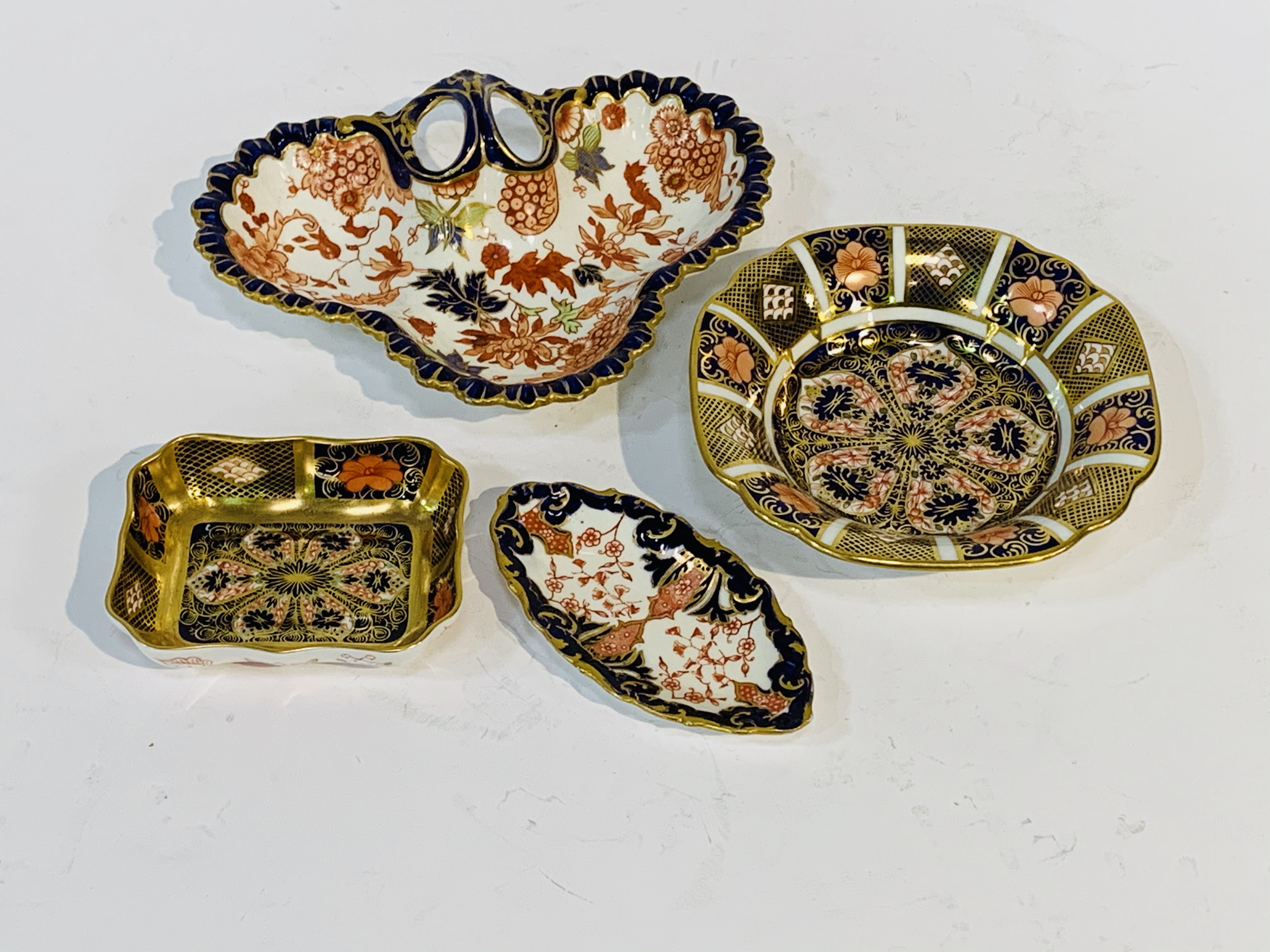 4 pieces of Royal Crown Derby ware including a late 19th century small dish. - Image 2 of 2