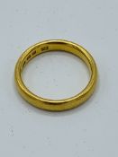 22ct gold wedding band