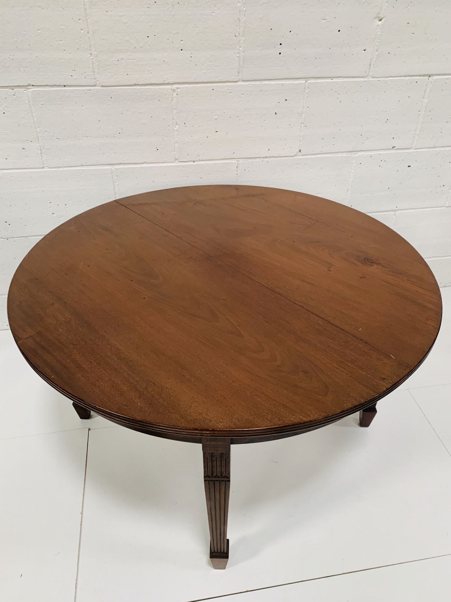 Mahogany 'Selbat' wind out extendable dining table. - Image 2 of 2