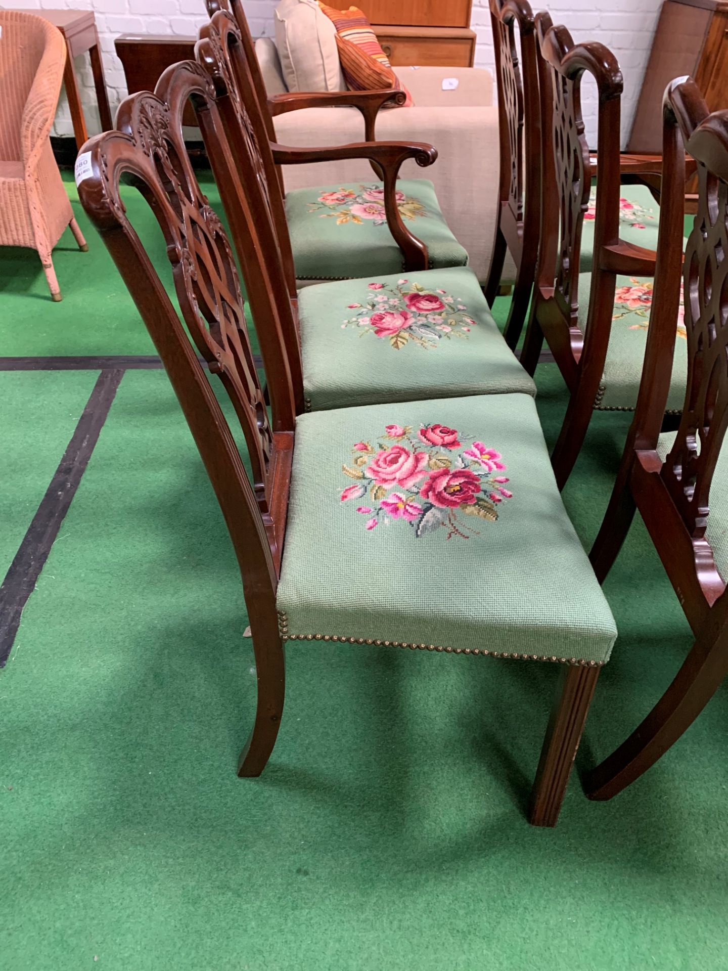 Set of 6 mahogany framed Chippendale style chairs and 2 matching carvers. - Image 3 of 4