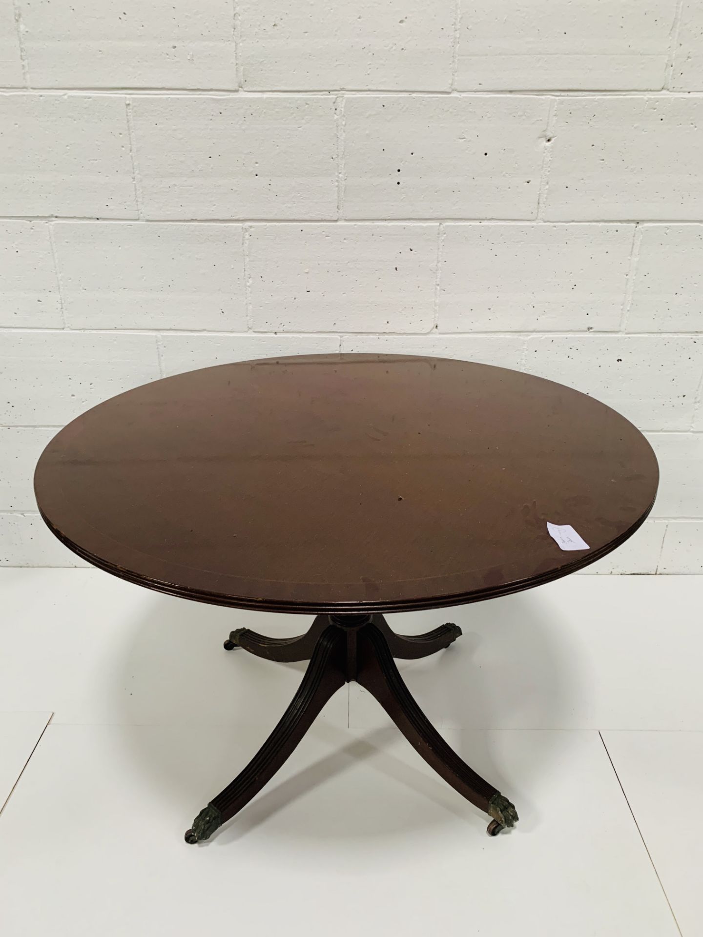 Mahogany circular pedestal table. - Image 2 of 2