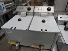 New double fryer with drain valve, 55x40x42cms