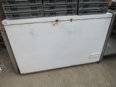 4ft chest freezer 132x86x62cms