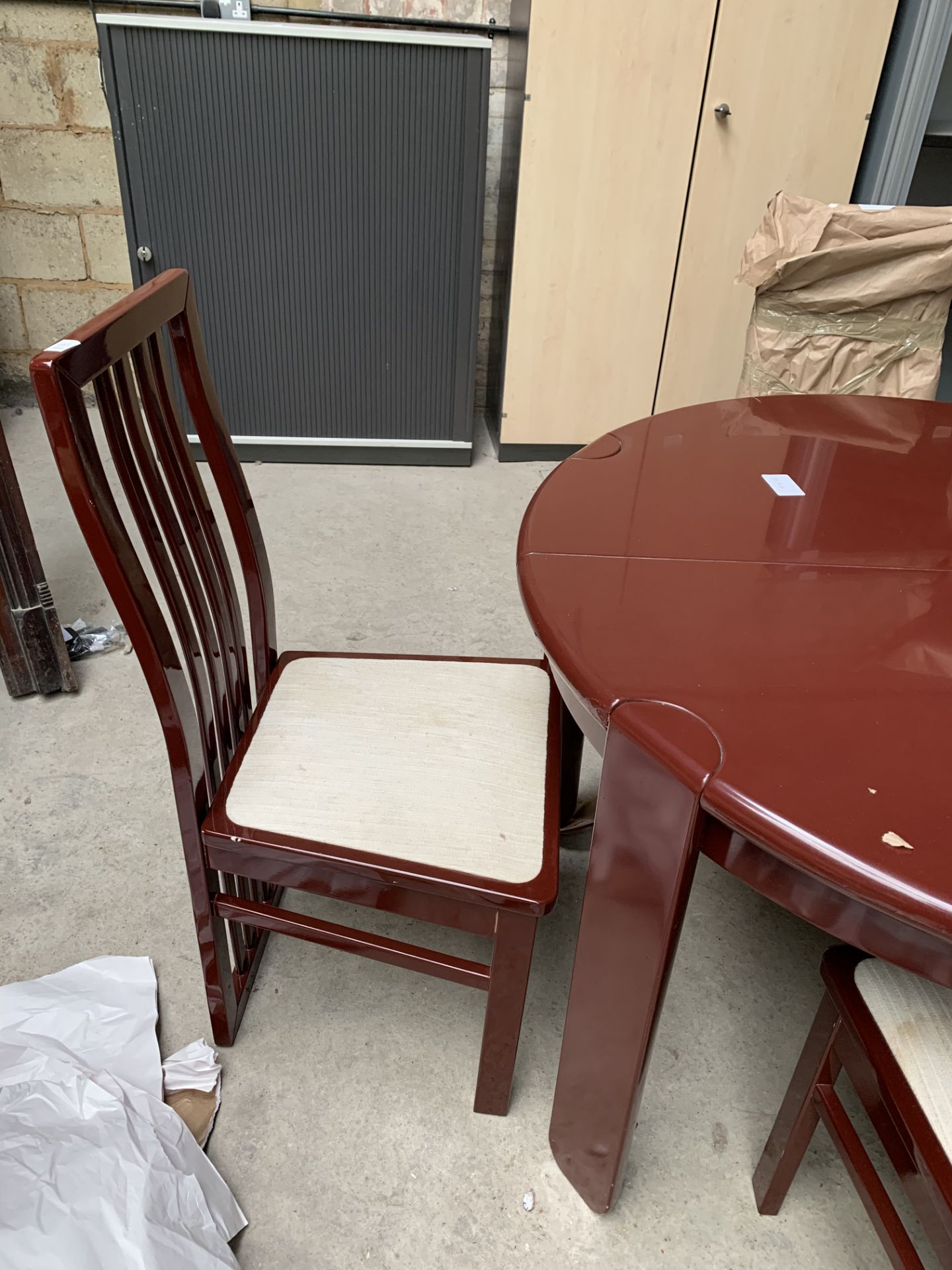 Circular extendable table with two leaves together with four matching chairs. - Image 2 of 3