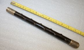 Holly-effect handle for a driving whip