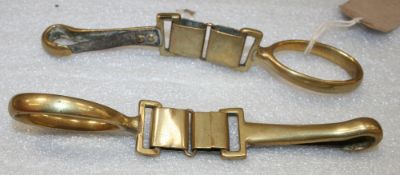 Brass clencher with bearing rein attachments