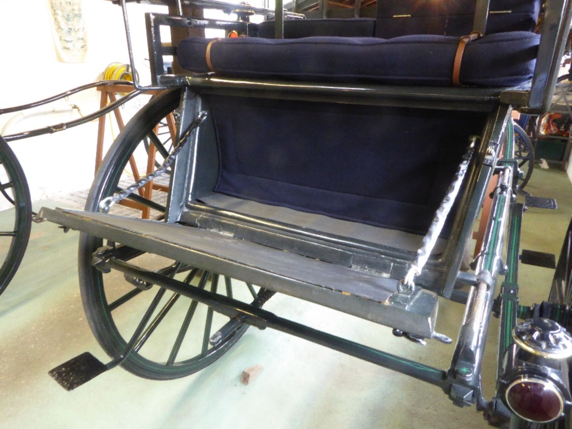 TANDEM DOG CART built by Windover circa 1900 to suit 14.2 to 15.2hh single or tandem. Lot 10 is loc - Image 6 of 19