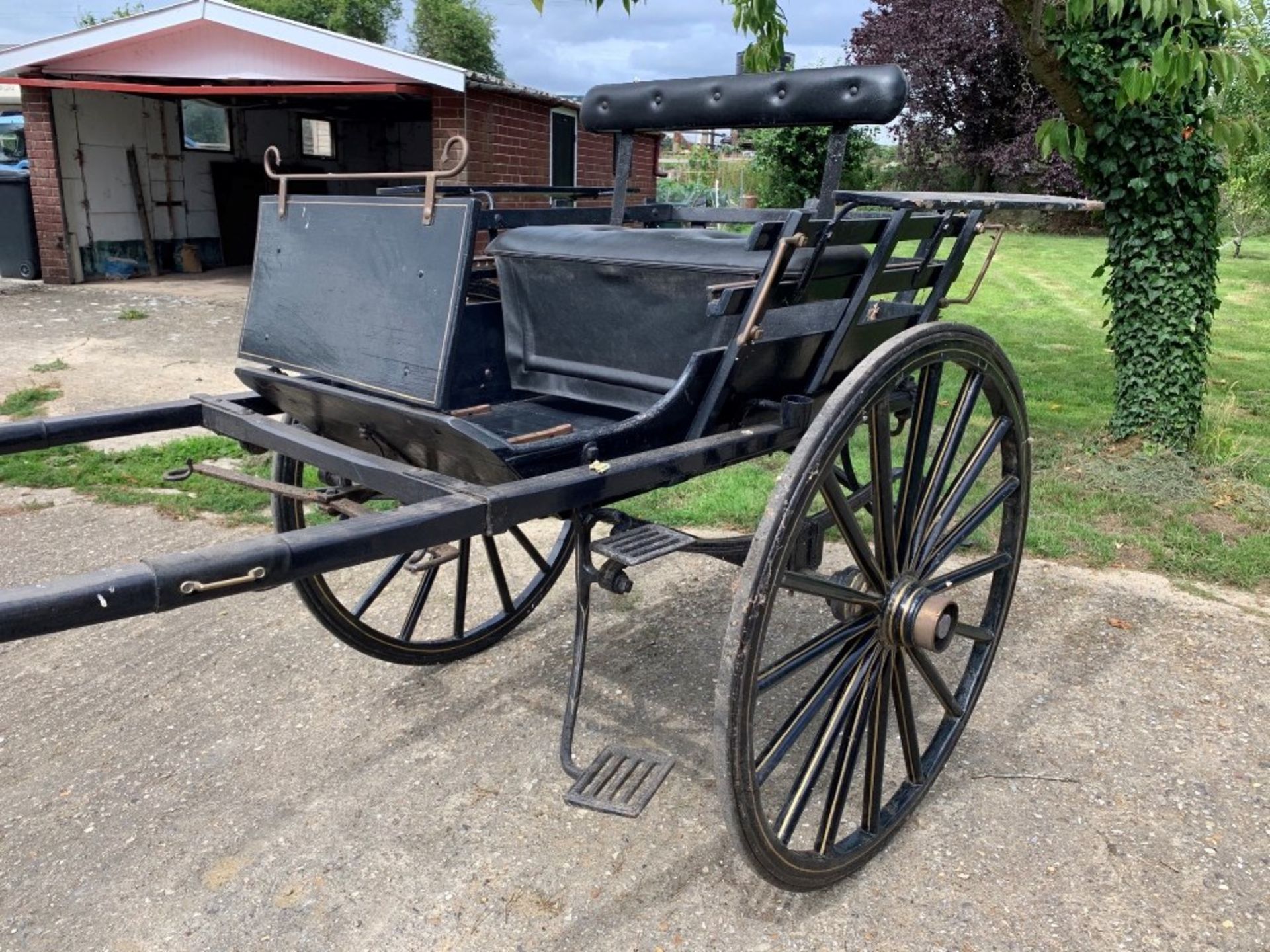 NORFOLK CART built by Wraight of Ramsgate to suit 13.2 to 14.2hh. Lots 36 is located near Wymondha