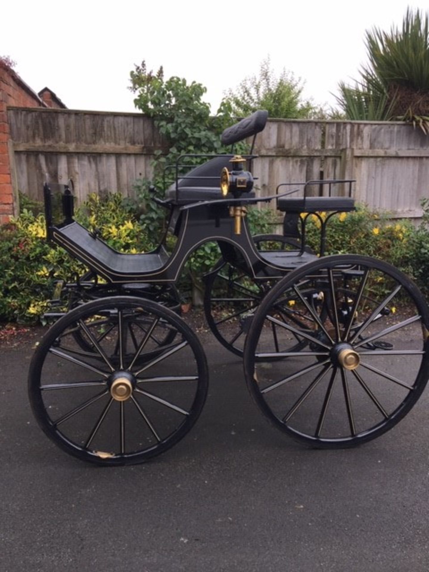 SPIDER PHAETON built by Hartland Carriages to suit 14.2 to 15hh cobs single or pair. Painted black