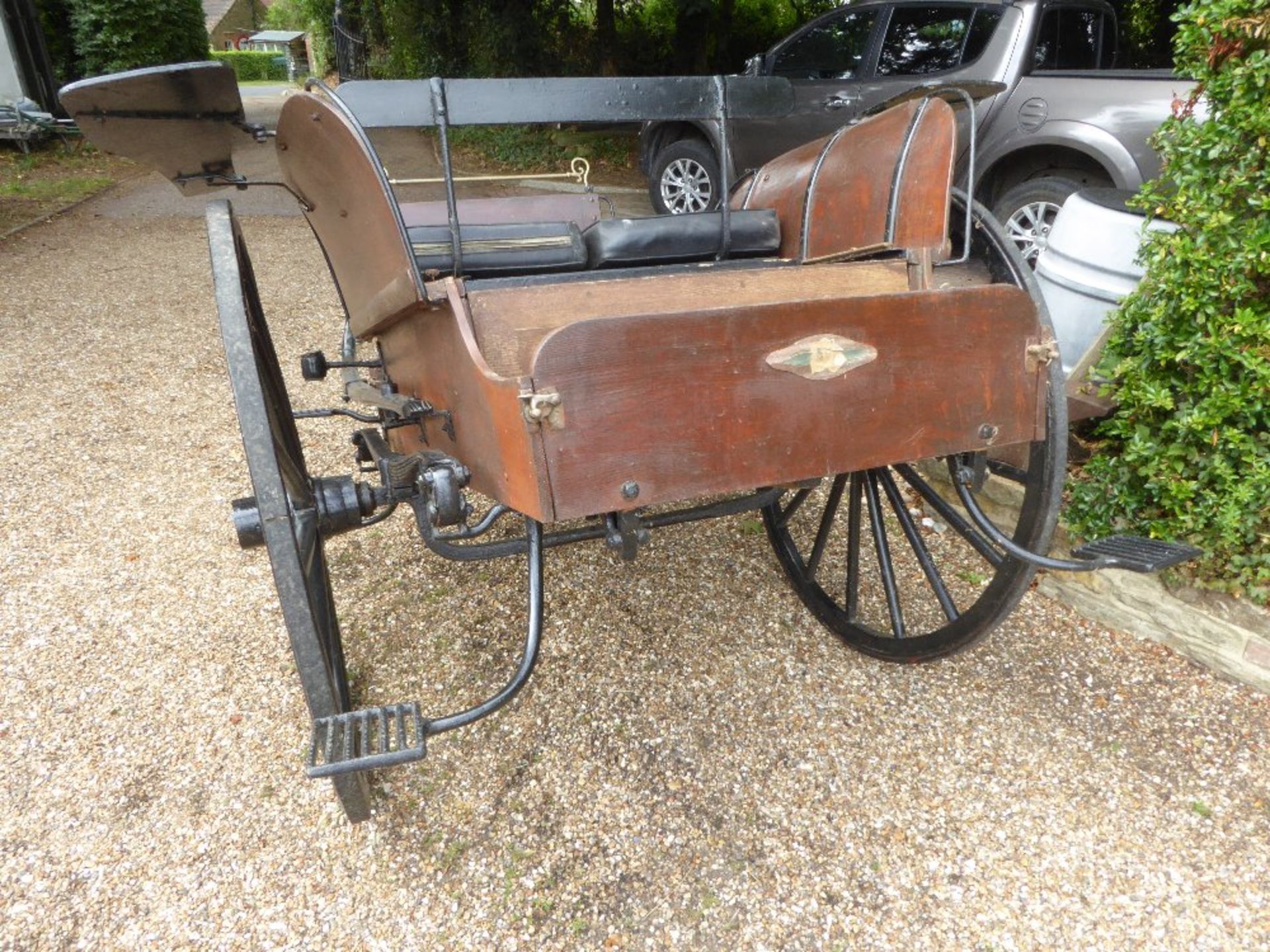 MARKET CART built by Vincents of Reading, to suit 13 to 15hh. The body is in natural varnished wood - Image 4 of 12