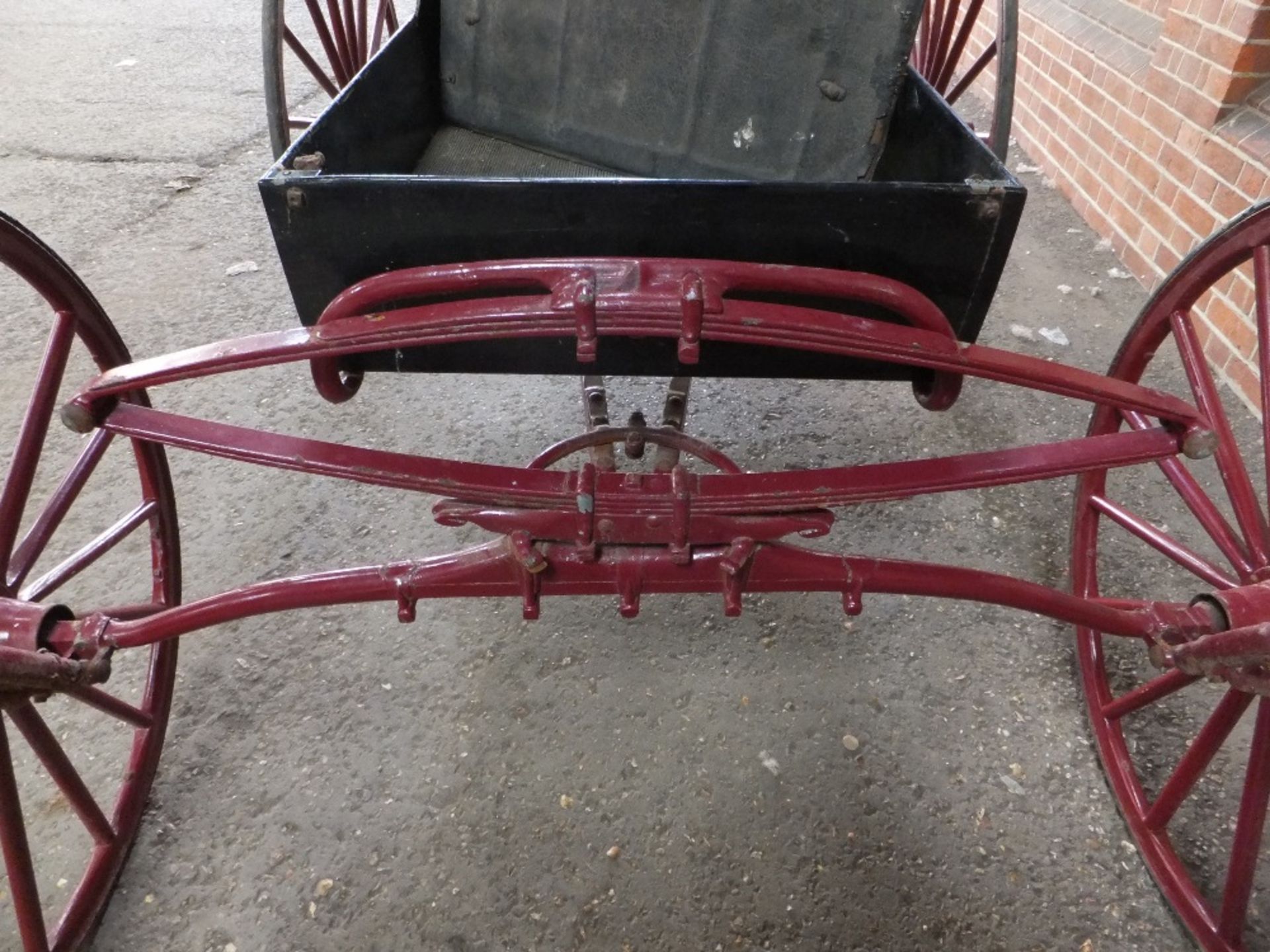 AMERICAN DOCTOR’S BUGGY circa 1900, to suit 14 to 14.2hh. Lot 15 can be viewed at the Reading Aucti - Image 8 of 23