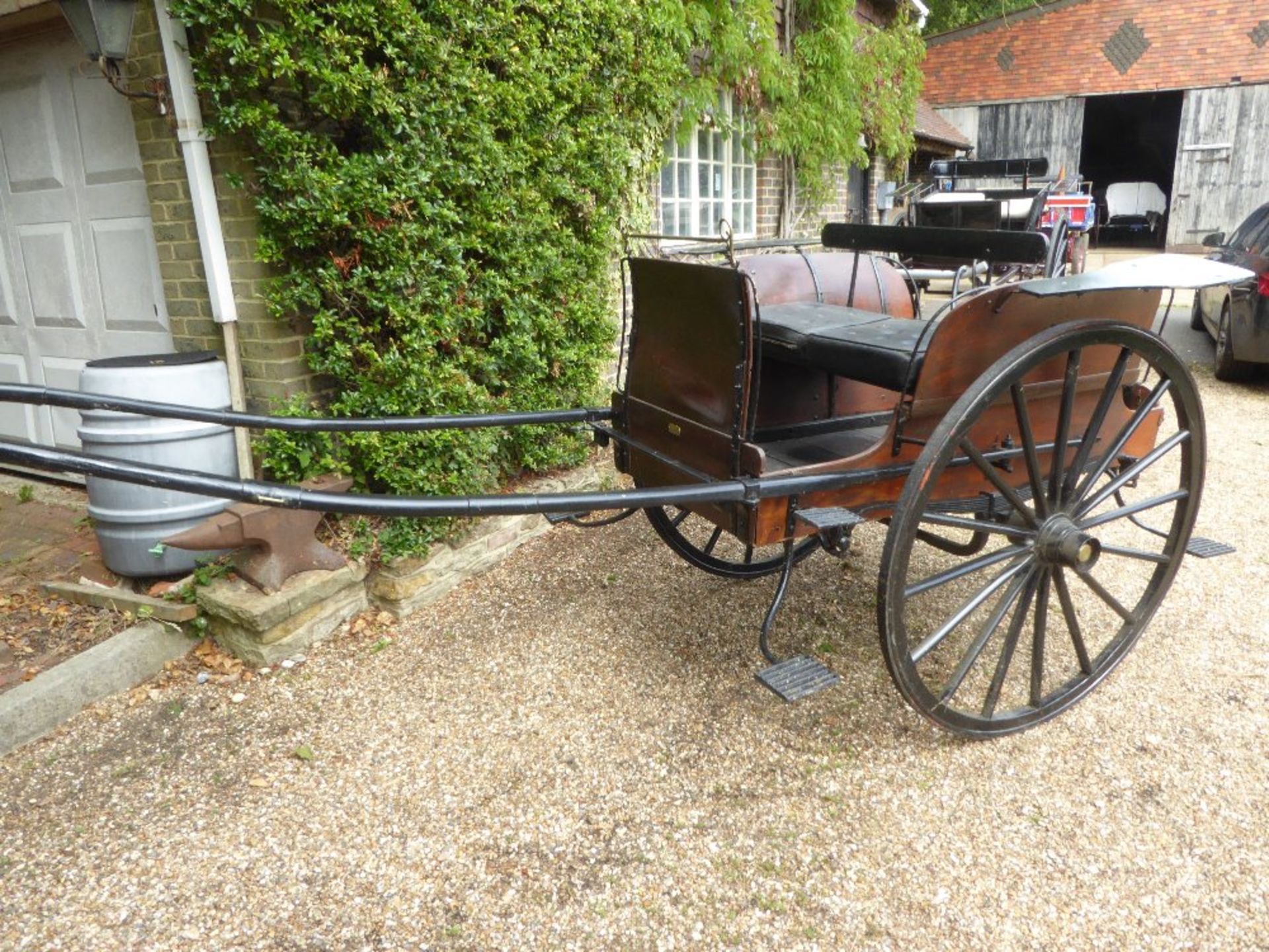 MARKET CART built by Vincents of Reading, to suit 13 to 15hh. The body is in natural varnished wood - Image 2 of 12