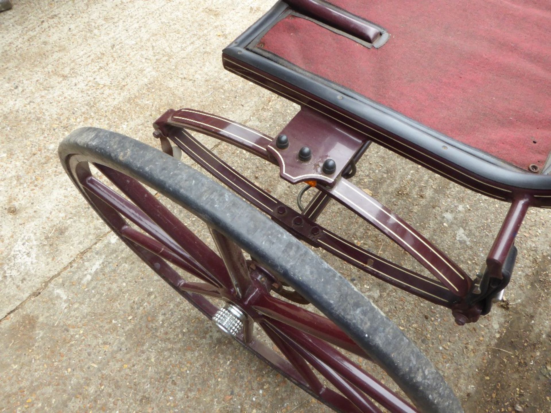 FOUR-WHEEL PHAETON to suit 13. 2 to 15.2hh single or pair. Lot 4 is located near Horsham, Surrey - Image 9 of 9