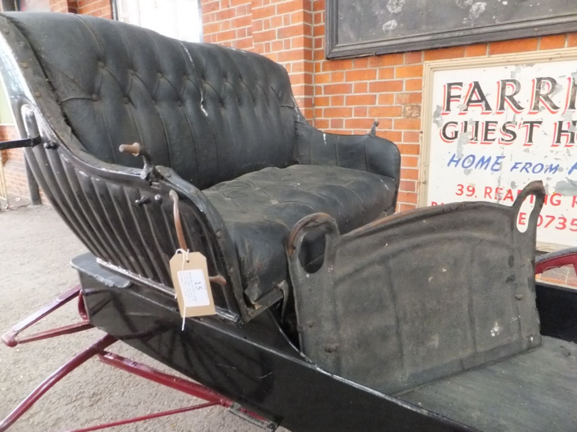 AMERICAN DOCTOR’S BUGGY circa 1900, to suit 14 to 14.2hh. Lot 15 can be viewed at the Reading Aucti - Image 7 of 23