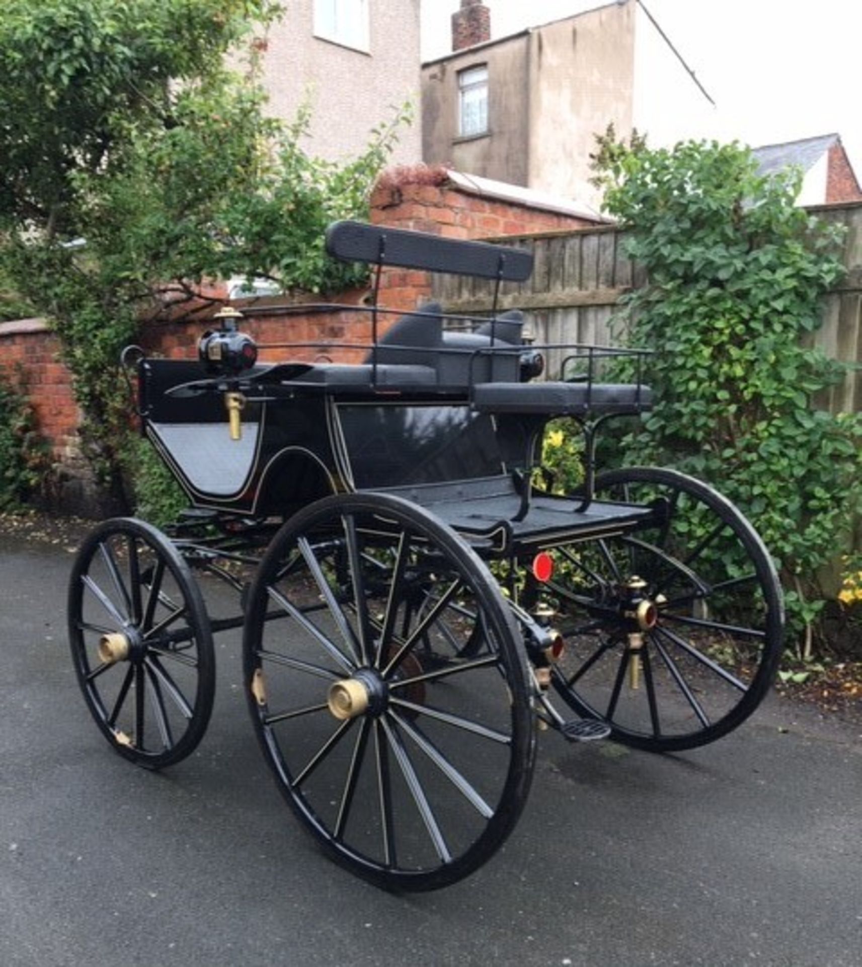 SPIDER PHAETON built by Hartland Carriages to suit 14.2 to 15hh cobs single or pair. Painted black - Image 2 of 3