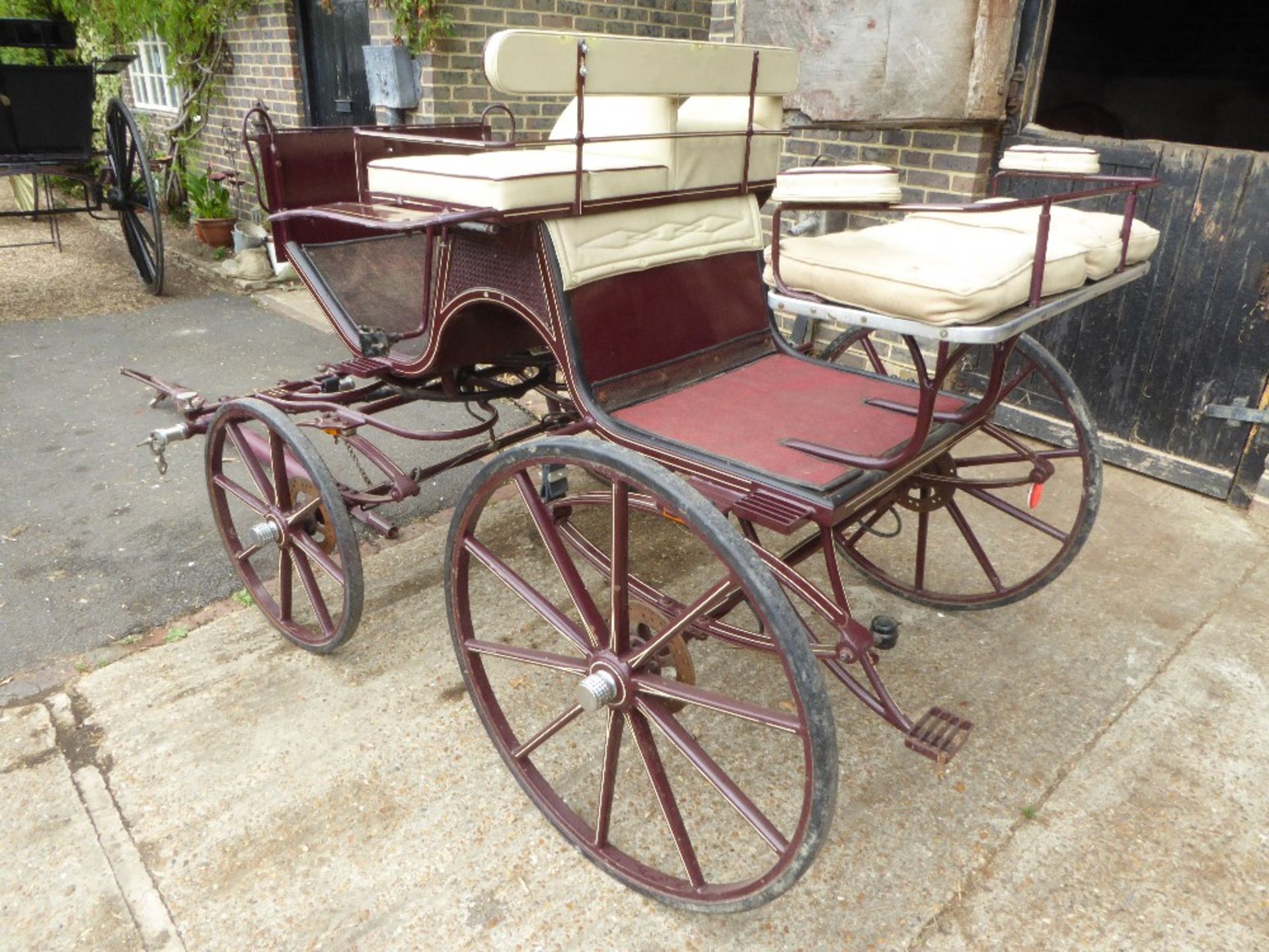 FOUR-WHEEL PHAETON to suit 13. 2 to 15.2hh single or pair. Lot 4 is located near Horsham, Surrey - Image 2 of 9