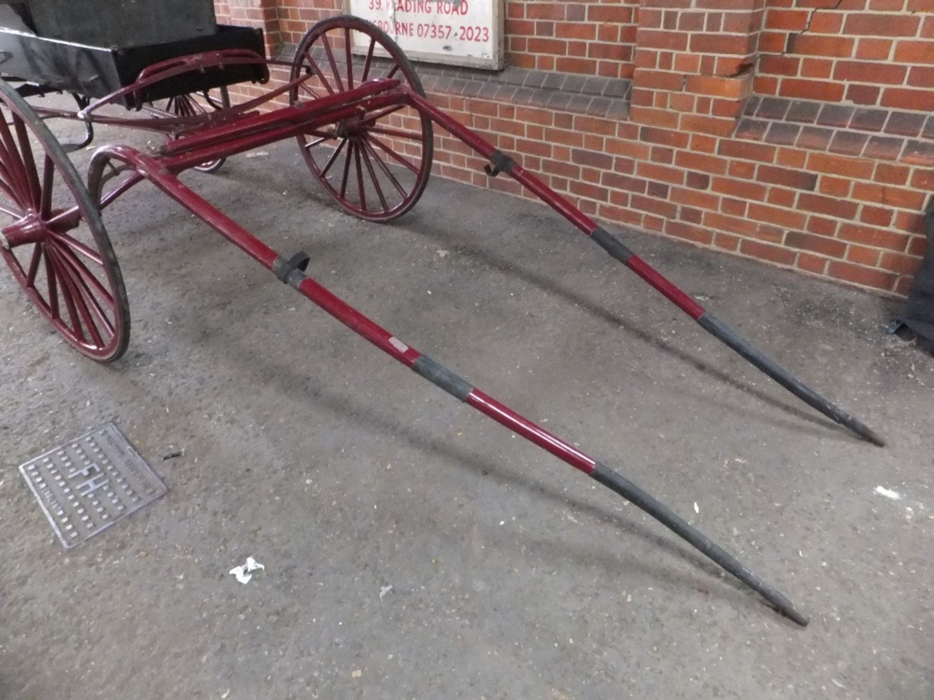 AMERICAN DOCTOR’S BUGGY circa 1900, to suit 14 to 14.2hh. Lot 15 can be viewed at the Reading Aucti - Image 9 of 23