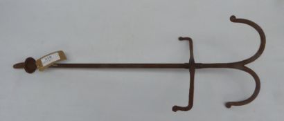 Victorian harness cleaning hook