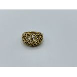 9ct gold open cluster ring, 5.3gms