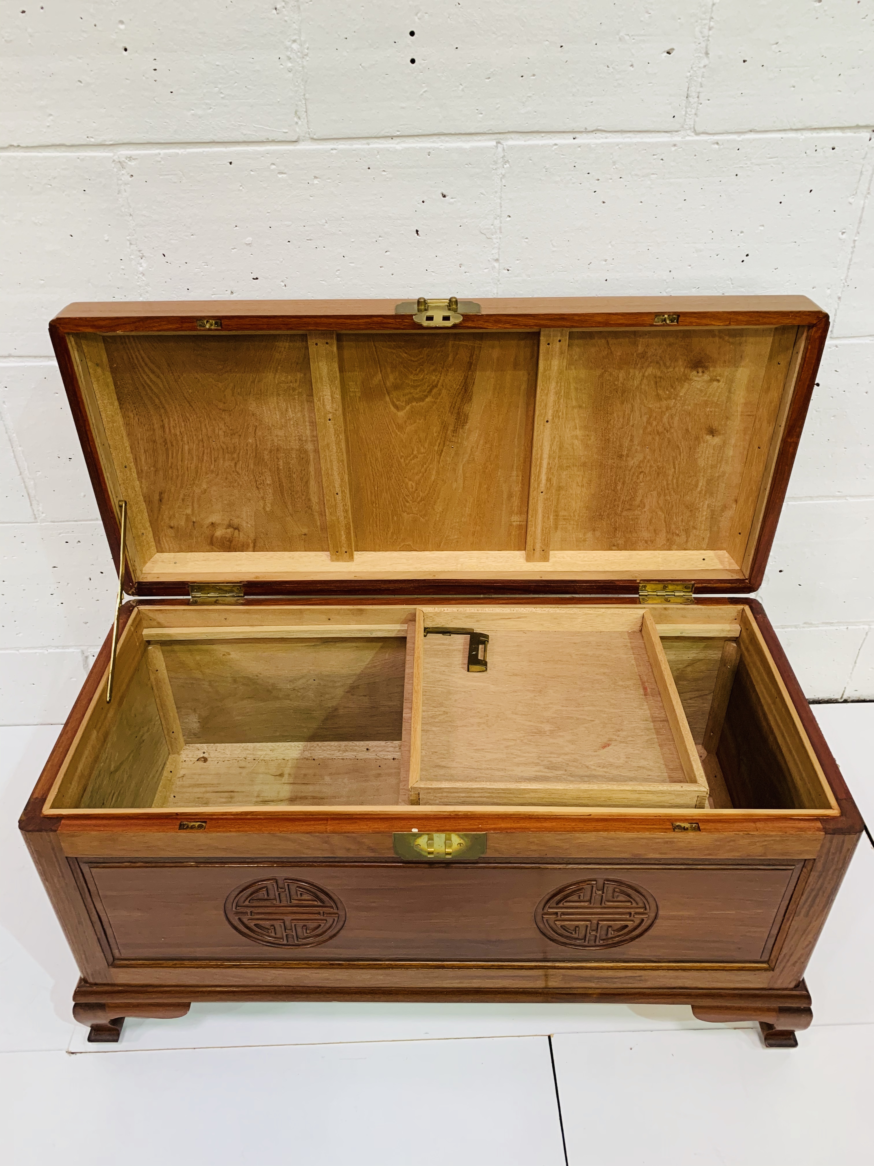 Chinese hardwood Camphor chest 92 x 45 x 51 - Image 4 of 4