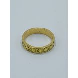 18ct gold band