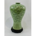Green Meiping vase with crackle glaze