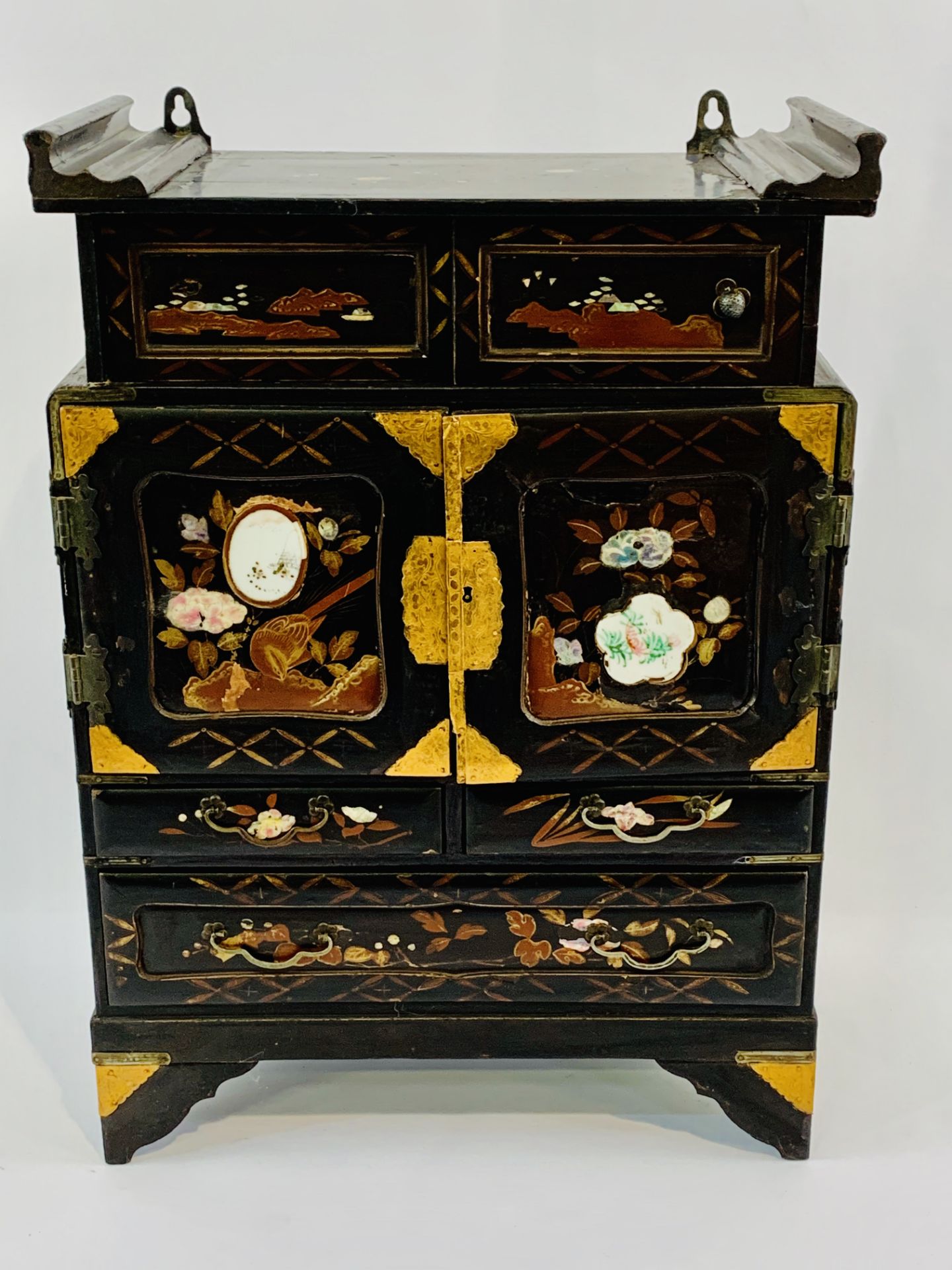 Late 19th Century ebonised and mother of pearl Chinese travel cabinet for jewellery and writing. - Image 5 of 5