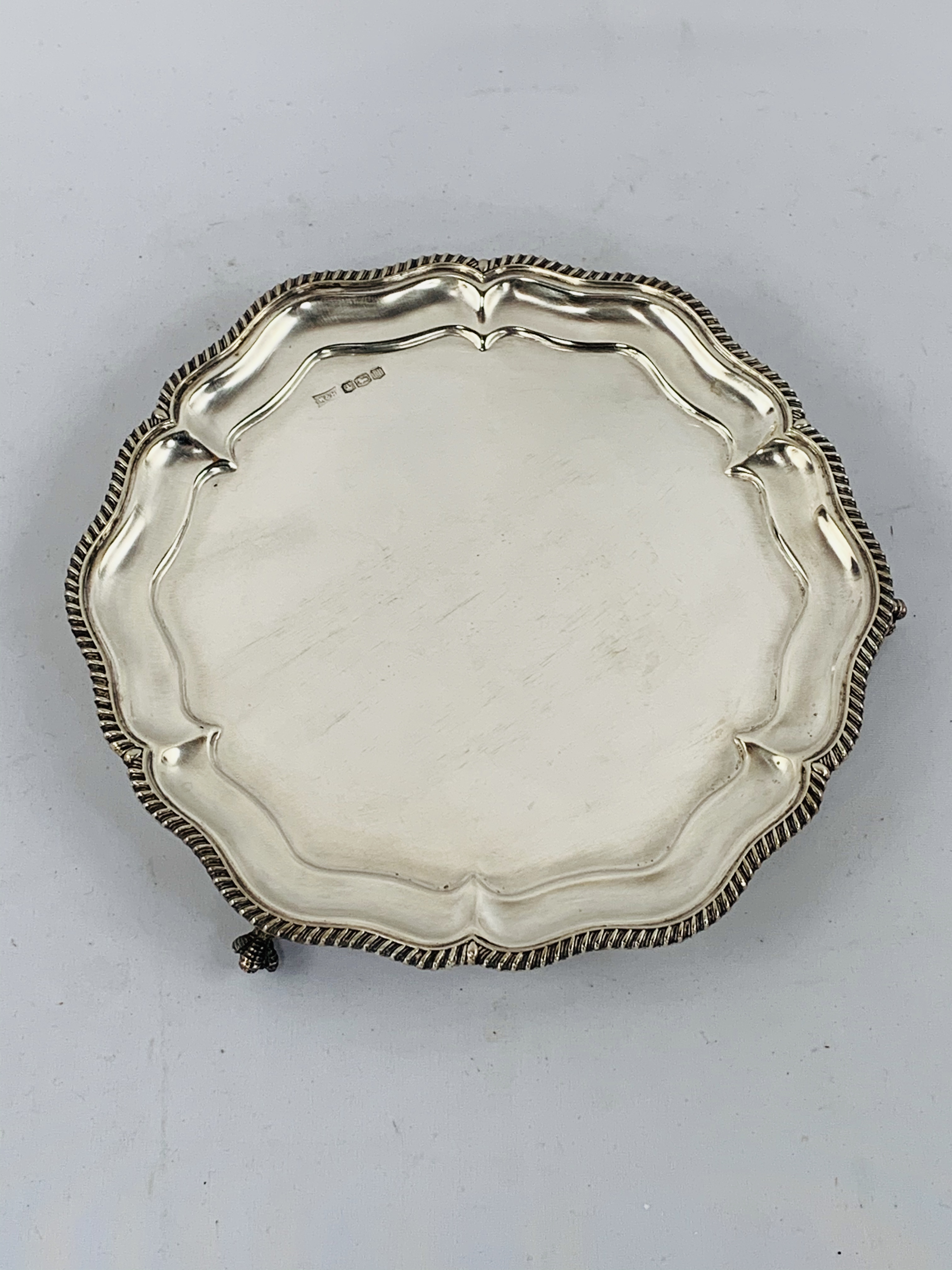 Walker and Hall sterling silver card tray, 1937 Chester hallmark. - Image 3 of 3