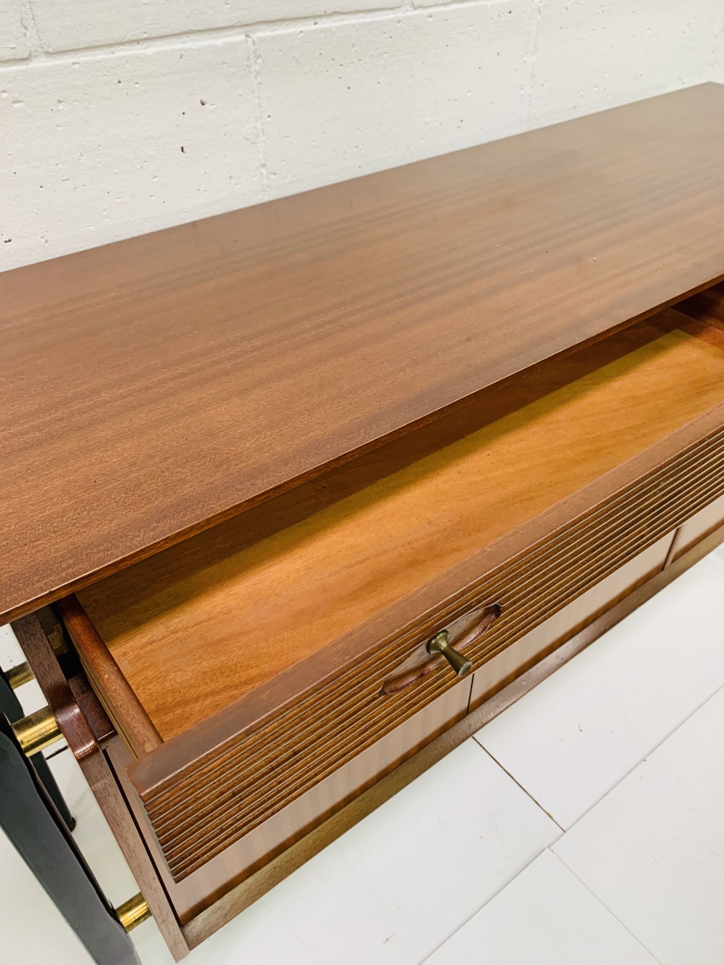 "Nathan" teak 1960's sideboard with two frieze drawers over cupboards. - Bild 6 aus 8