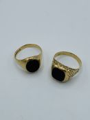 2 x 9ct gold signet rings with black stones, 8.5gms