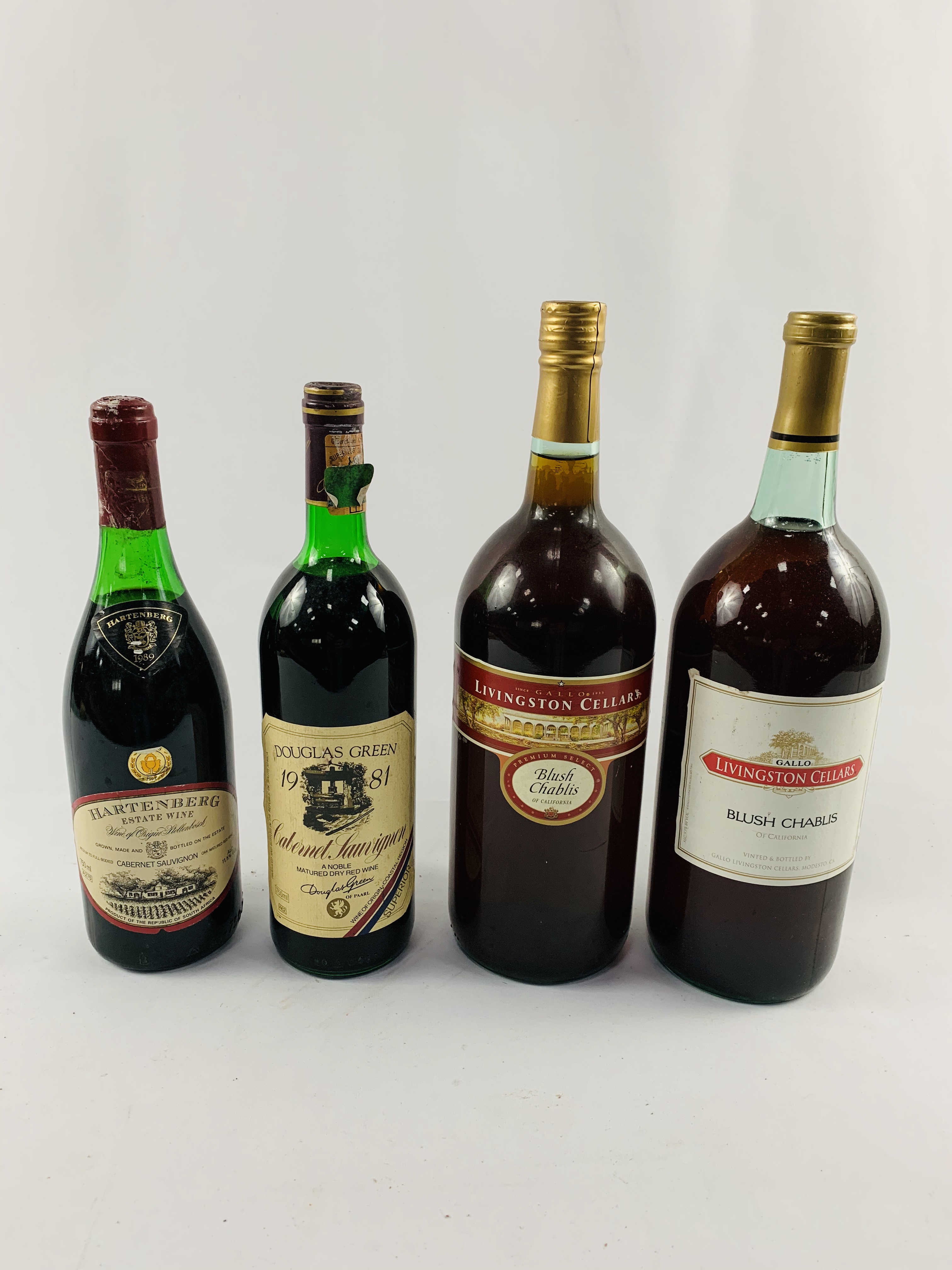4 bottles of vintage wine, including 1981 Douglas Green (Stellenbosch) Cabernet Sauvignon Superior a