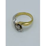 750 gold and platinum solitaire diamond ring, 7.0gms