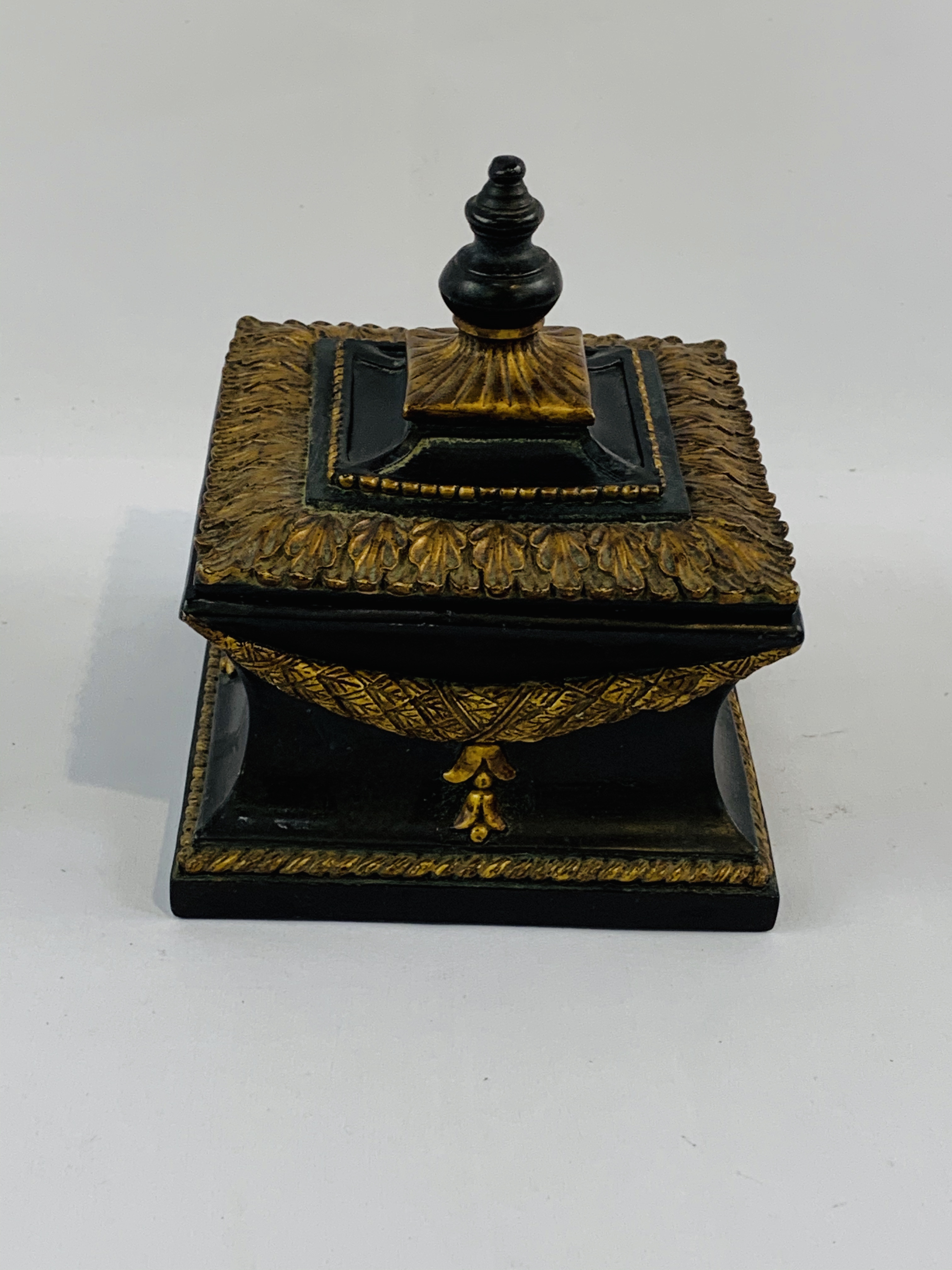 Vintage Baroque style gold and black trinket box with ormolu style rim. - Image 2 of 3